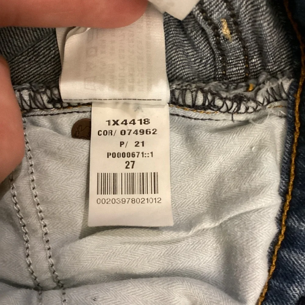 Abercrombie 4 (27) Zoe Natural Rise Ankle Straight Women’s Distressed Jeans